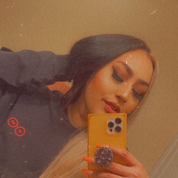 Meet your Posher, Tanya - Picture 1 of 1